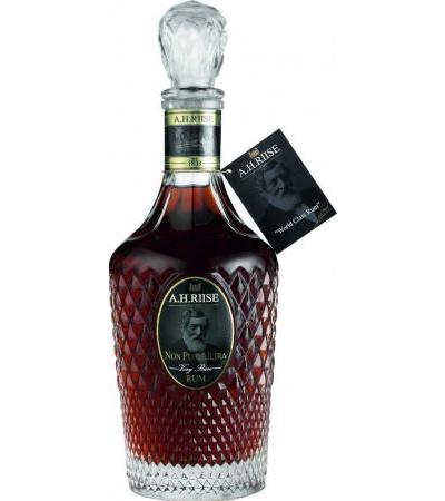 A.H. Riise Non Plus Ultra Rum 0,7 l